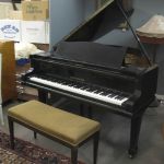 605 7352 GRAND PIANO